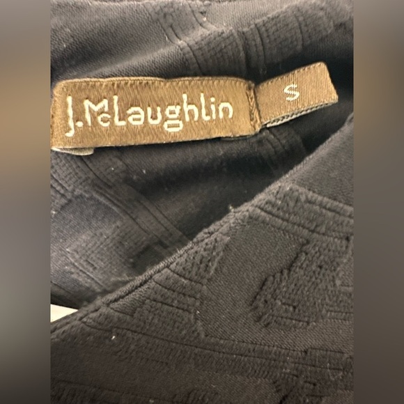 J.McLaughlin Black Textured Knit Jacquard Crew Neck Cap Sleeve Swing Dress - Picture 5 of 6